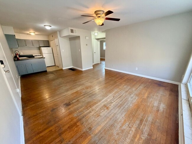 Building Photo - 1568 Alexandria Dr