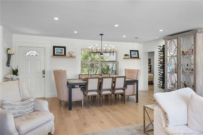 Building Photo - 1425 SW Egret Way