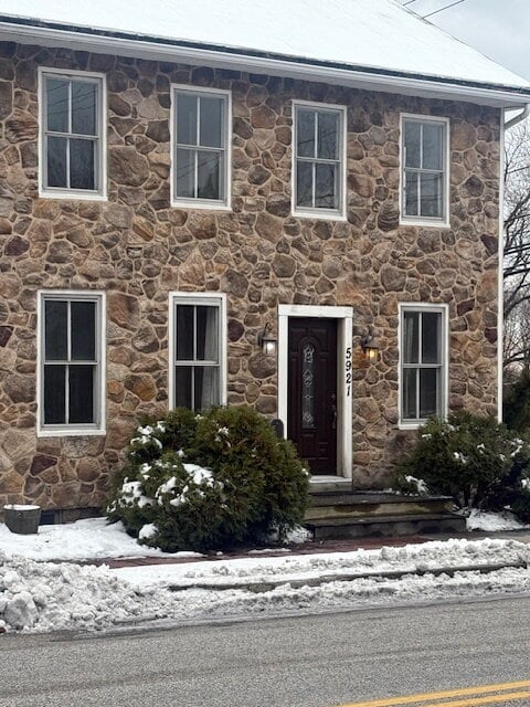 Building Photo - "Charming 4-Bedroom Home on Linglestown Rd – Your Harrisburg Haven Awaits!"