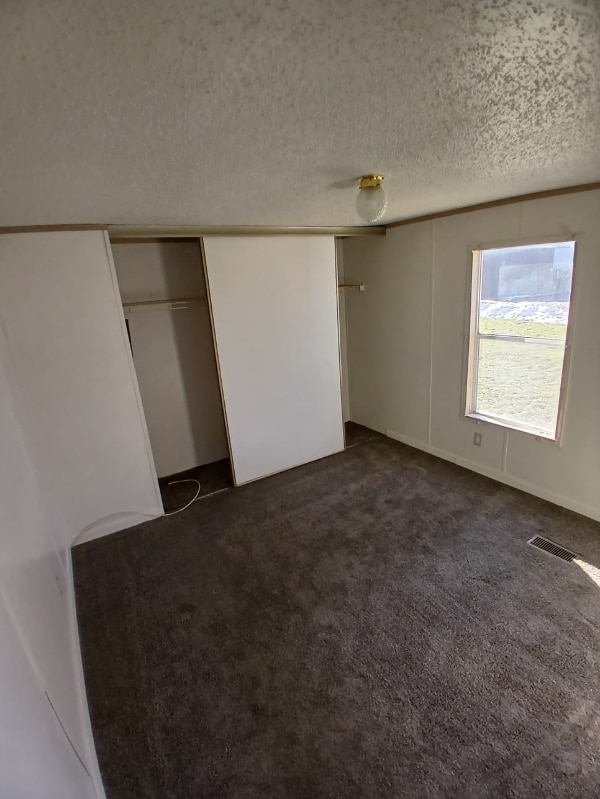 Building Photo - 905 W 37th Ave