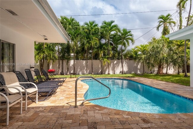 Building Photo - 2555 NE 202nd St