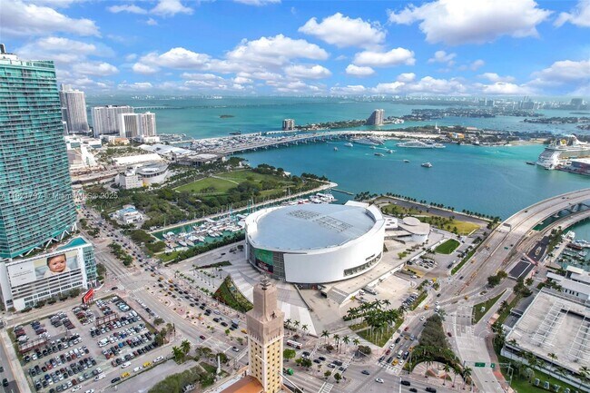 Building Photo - 234 NE 3rd St