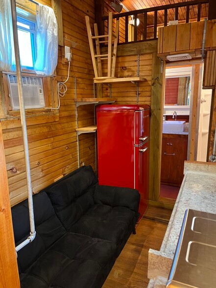 Building Photo - 142 Webster St NE