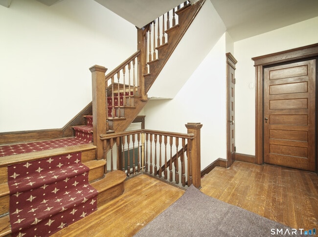 Building Photo - 361 Ridgefield Ave