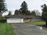 Building Photo - 3 Bedroom House in Burlington