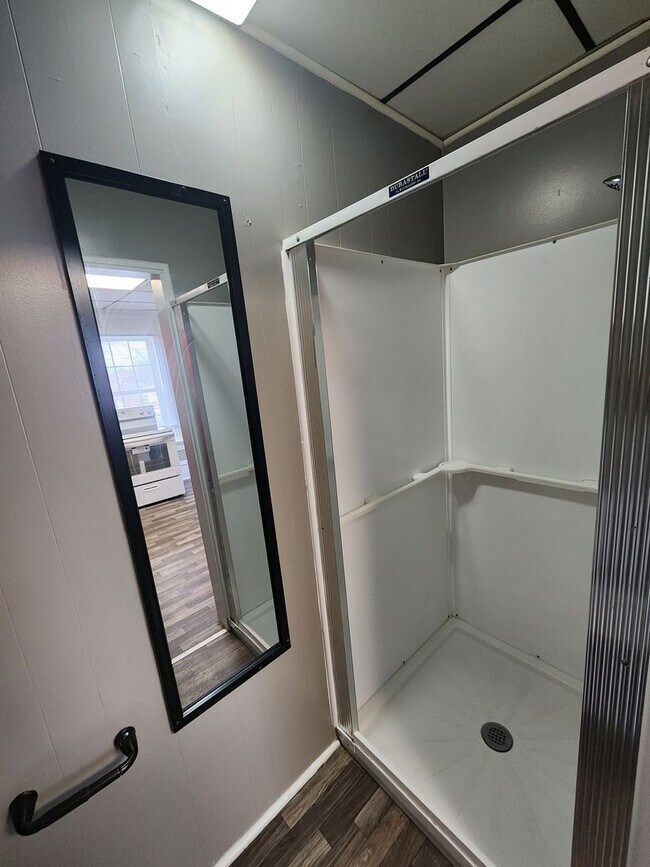 Building Photo - Studio apartment