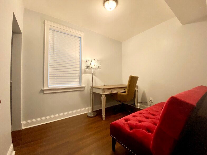 Building Photo - 3125 W 41st Pl