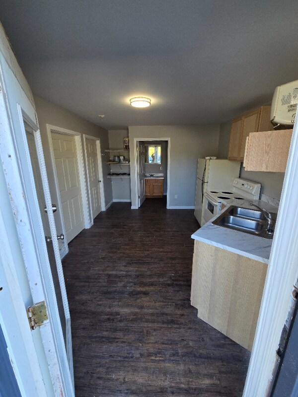 Building Photo - 215 N Harrisburg Ave