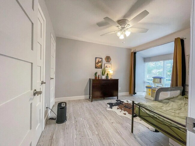 Building Photo - 12633 Memorial Dr