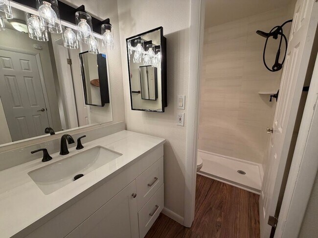 Building Photo - 3161 Madison Ave