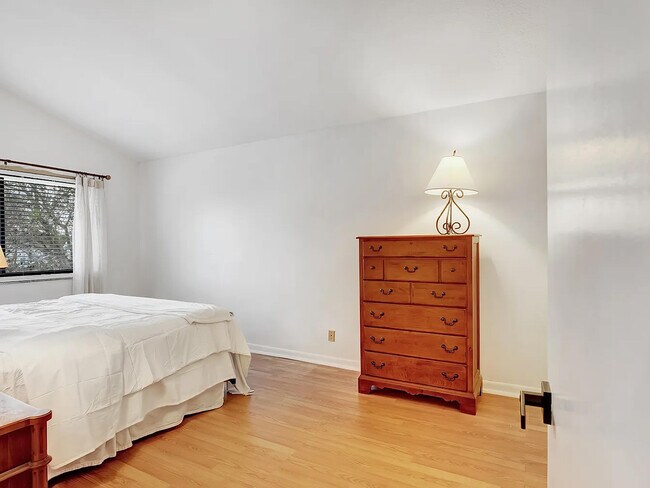 Building Photo - 1113 Rainwood Cir