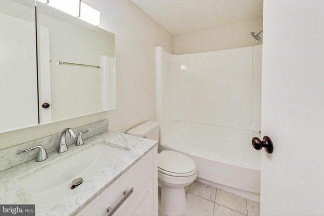 Building Photo - 6307 Willow Way