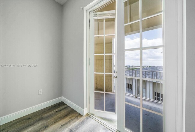 Building Photo - 1200 Town Center Dr