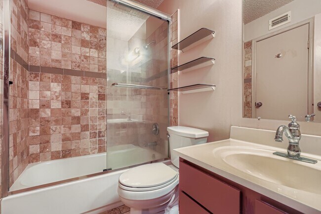 Building Photo - 3100 Jeanetta St