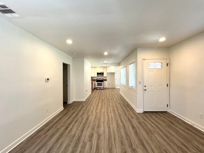 Building Photo - 2 UNITS IN ONE!! A 3 bed, 2 bath FRONT house with a 1 bed 1 bath ADU, located in San Bernardino!