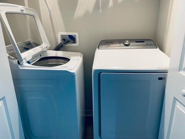 Building Photo - 1325 James Ave S