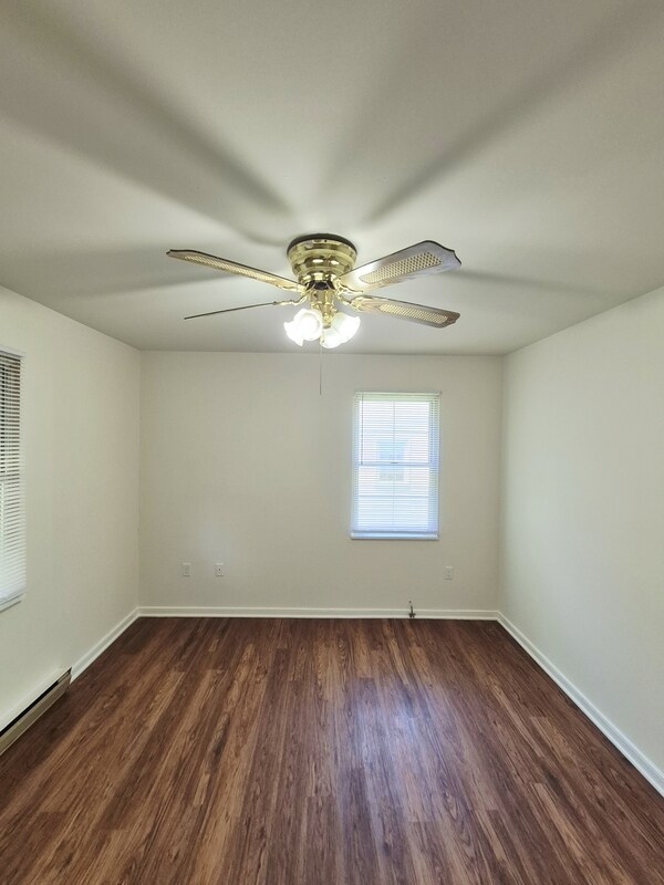 Building Photo - 1412 Blair St