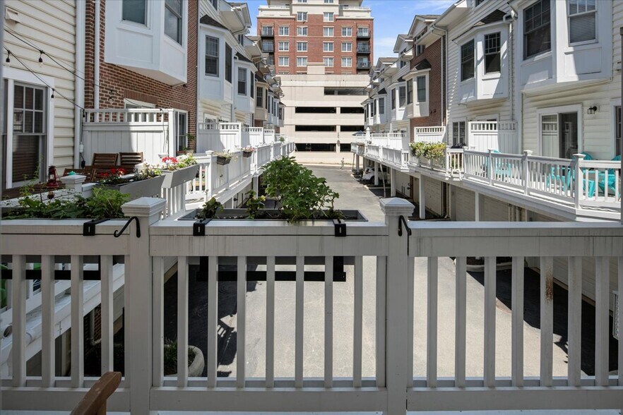 Building Photo - 2863 11th St N