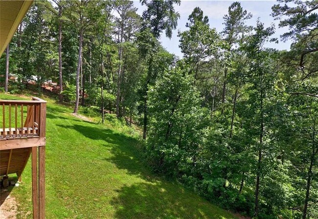 Building Photo - 13 Kiswick Dr