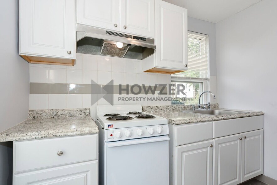 Building Photo - 127-127 Park St