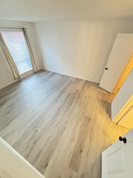 Building Photo - 919 S Weatherred Dr