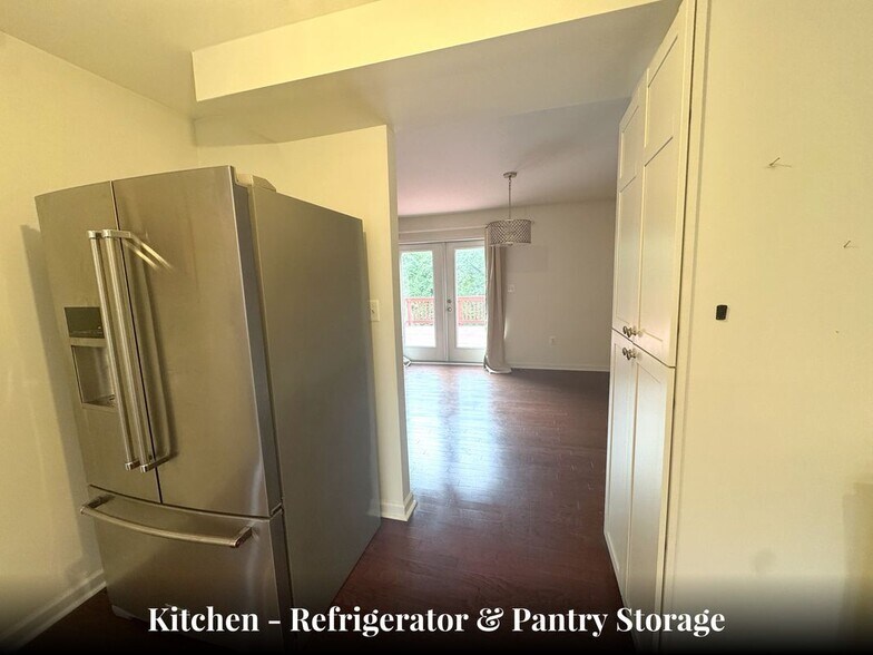 Building Photo - 2030 Mayflower Dr