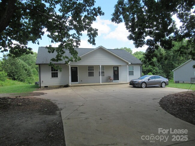 Building Photo - 4584 Maiden Hwy