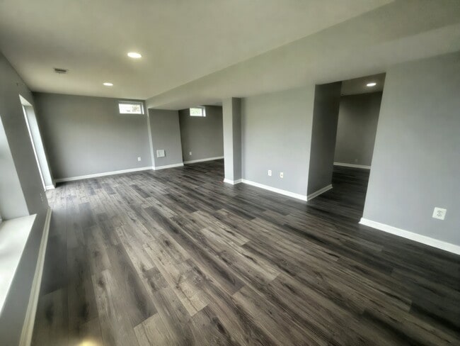 Building Photo - 15024 Burgandine Ave