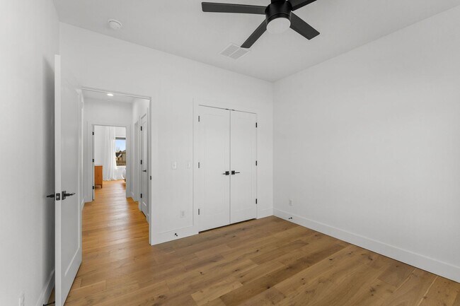 Building Photo - Gorgeous Rental in Wild House East Springfield
