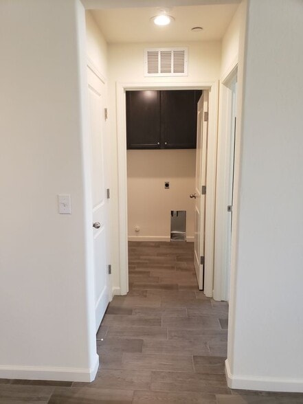 Building Photo - 2327 N Chateau Wy