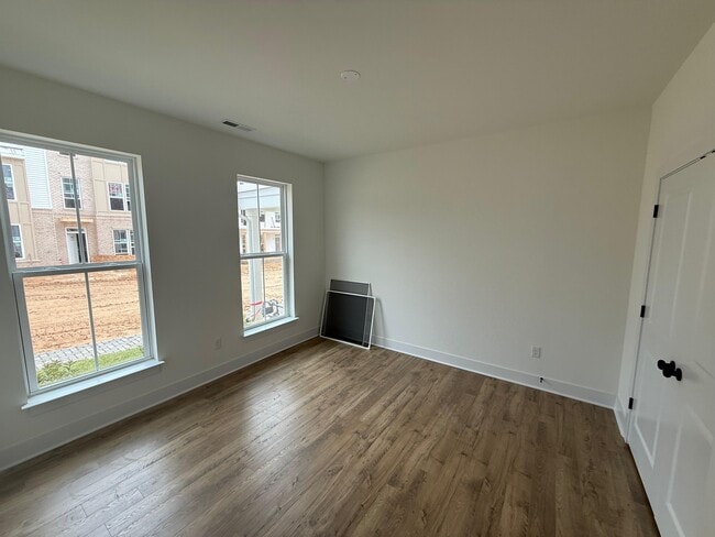 Building Photo - 15384 Oasis Sun Aly