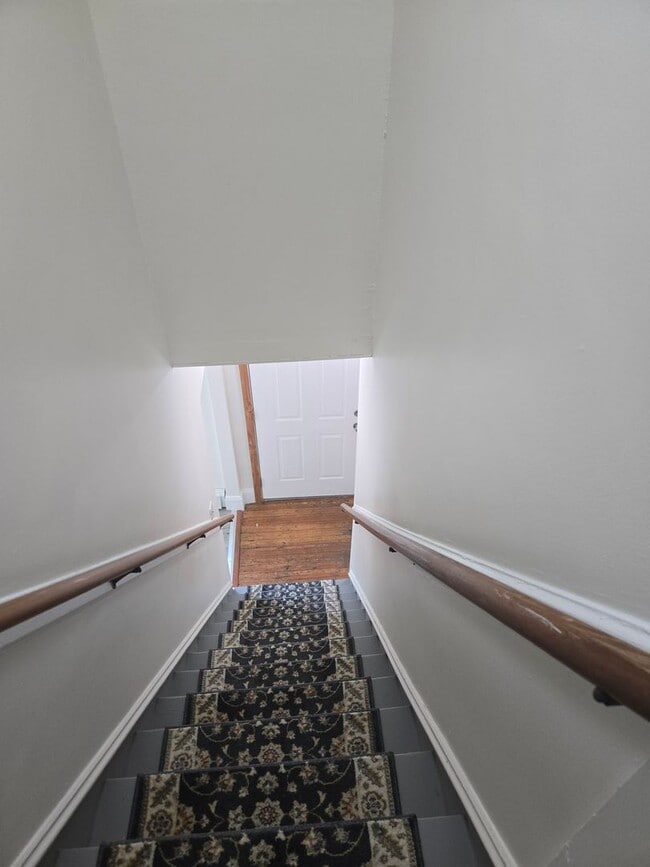 Building Photo - Providence/PC Area Single Family - $2,550