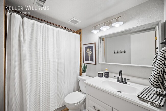 Building Photo - 8510 Ilex Dr
