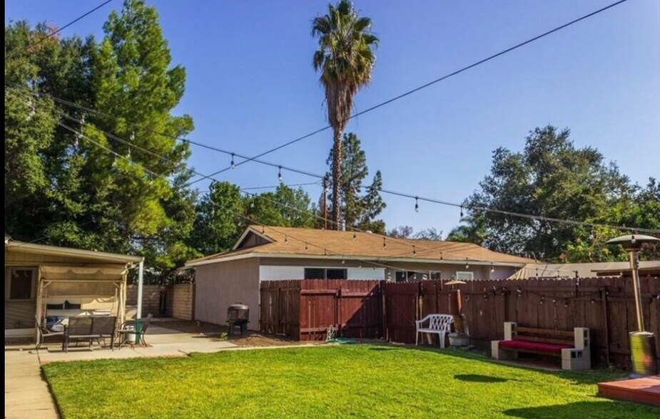 Building Photo - 1538 Zara St