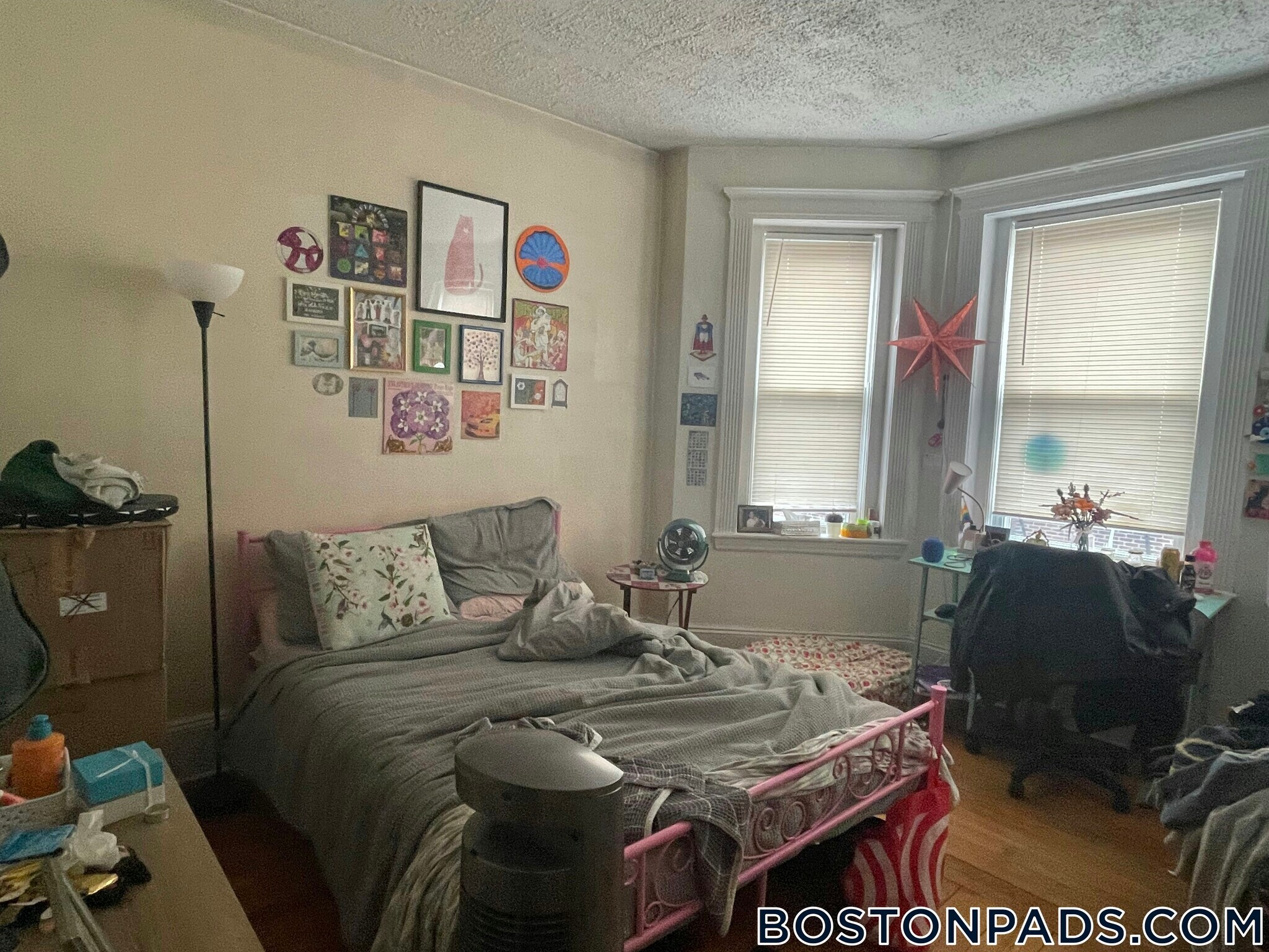 Building Photo - 463 Park Dr