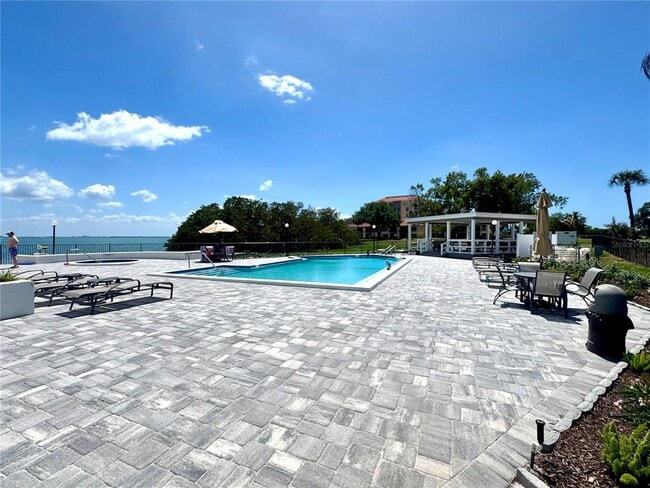 Building Photo - 5700 Escondida Blvd S