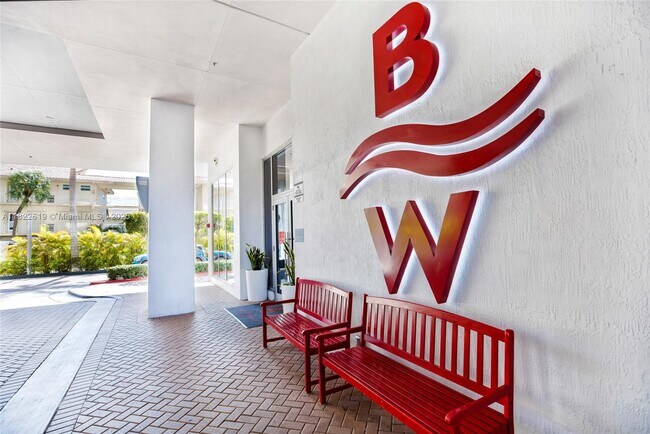 Building Photo - 2600 E Hallandale Beach Blvd