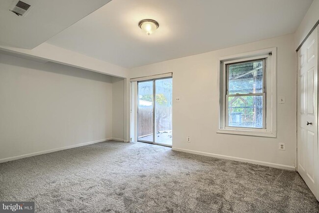 Building Photo - 28 Windersal Ln