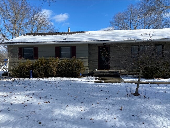 Building Photo - 33 Suburban Dr