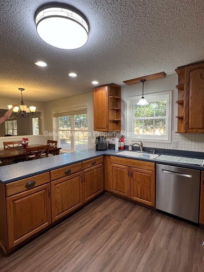 Building Photo - 6004 Players Pl