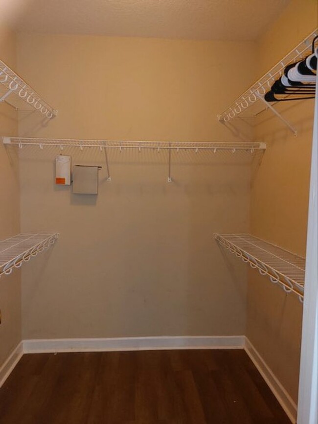 Building Photo - Spacious 4-Bedroom Home - Available for Rent!