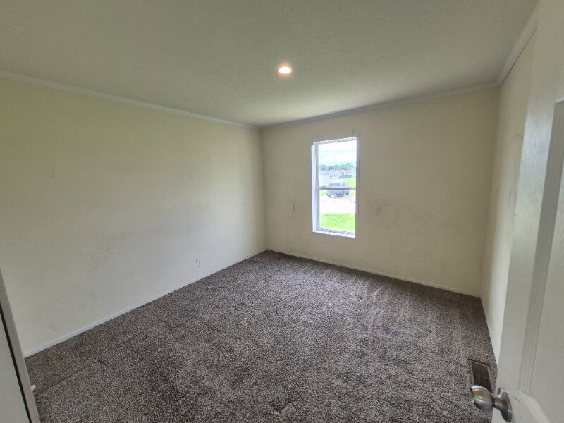 Building Photo - 120 Golfview Ct
