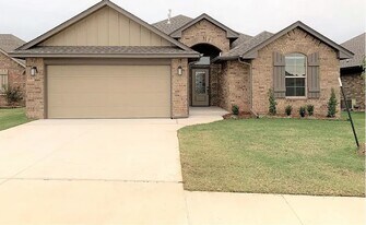 Building Photo - 8720 SW 40th Ter