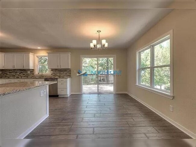 Building Photo - 4 bedrooms, 3 baths gorgeous Parkville home