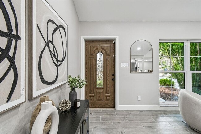 Building Photo - 2 S Treasure Dr