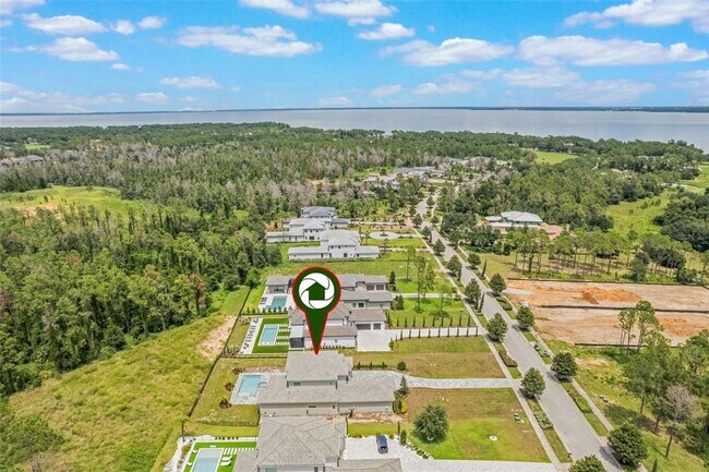 Building Photo - 16110 Pendio Dr