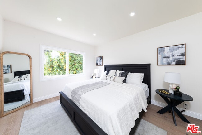 Building Photo - 3766 Valleybrink Rd