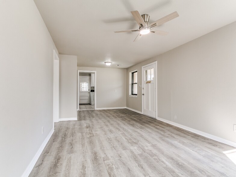Building Photo - 3612 Firethorn Dr