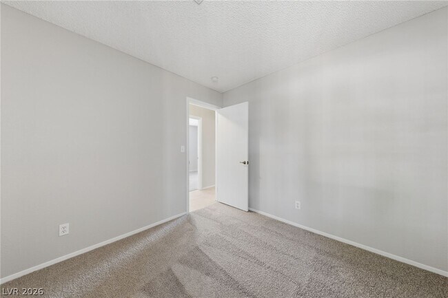 Building Photo - 735 Stonecliff Way