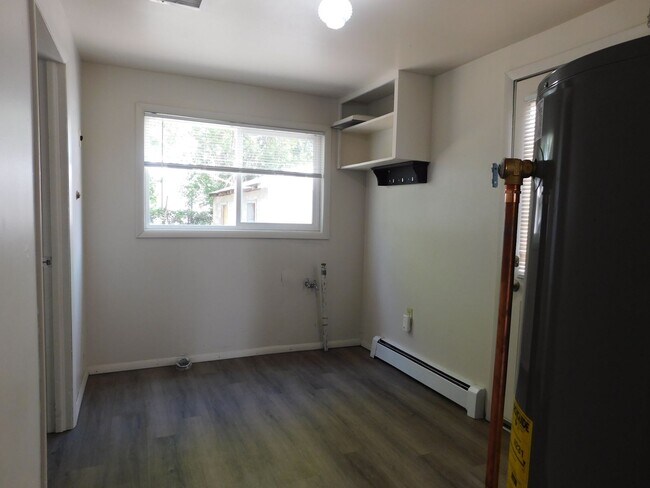 Building Photo - 520-520 129 29 Rd
